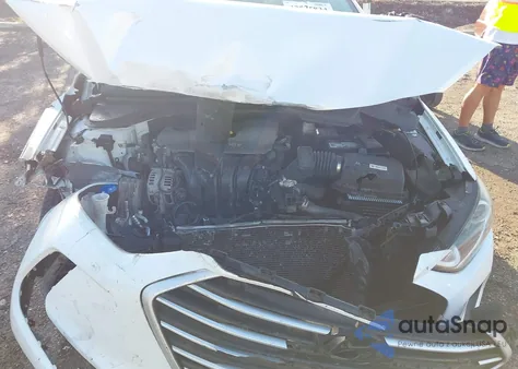 2017 Hyundai Elantra Se z USA, uszkodzony, nr VIN 5NPD84LF2HH003093